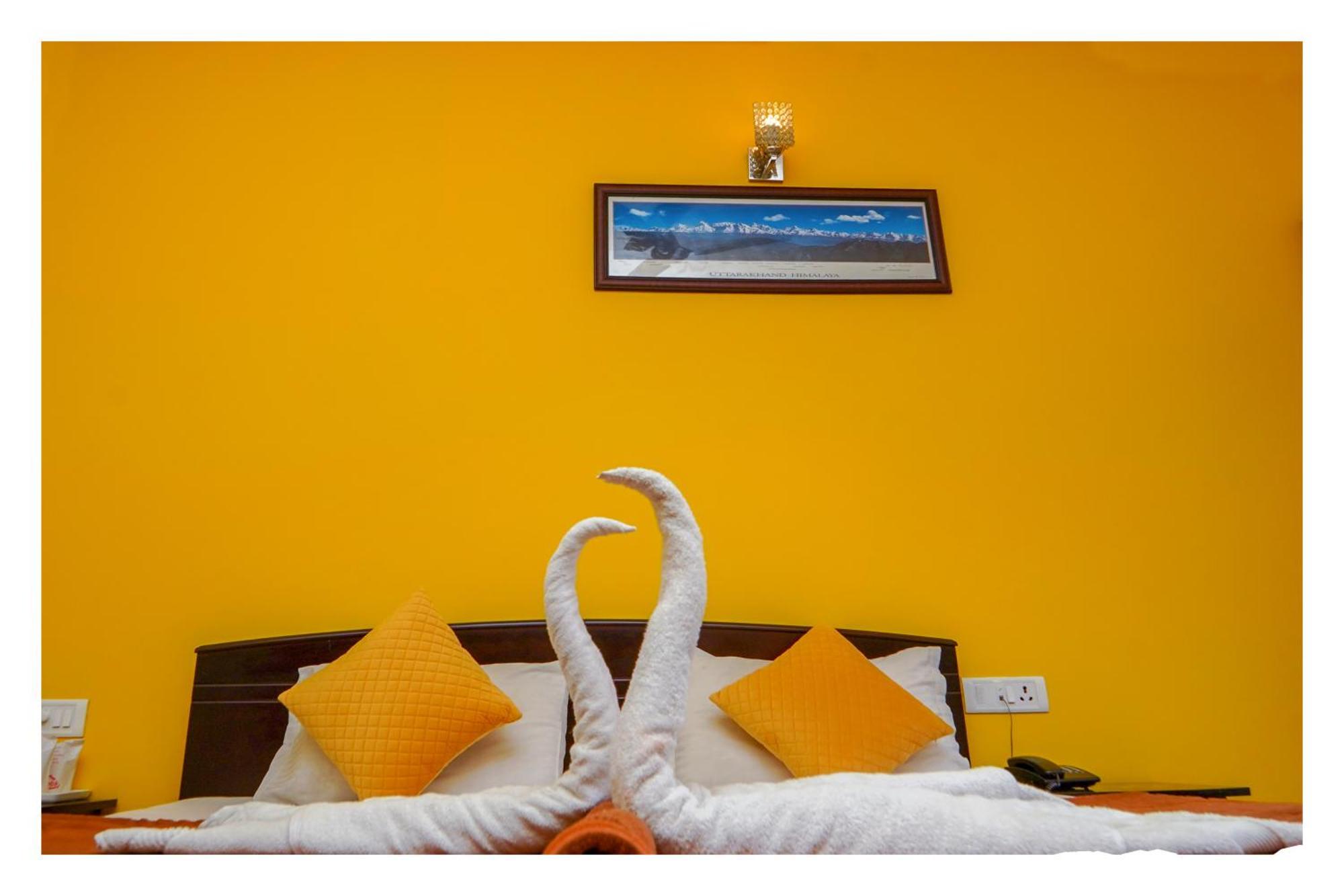 Shivalik River Retreat Almora Esterno foto